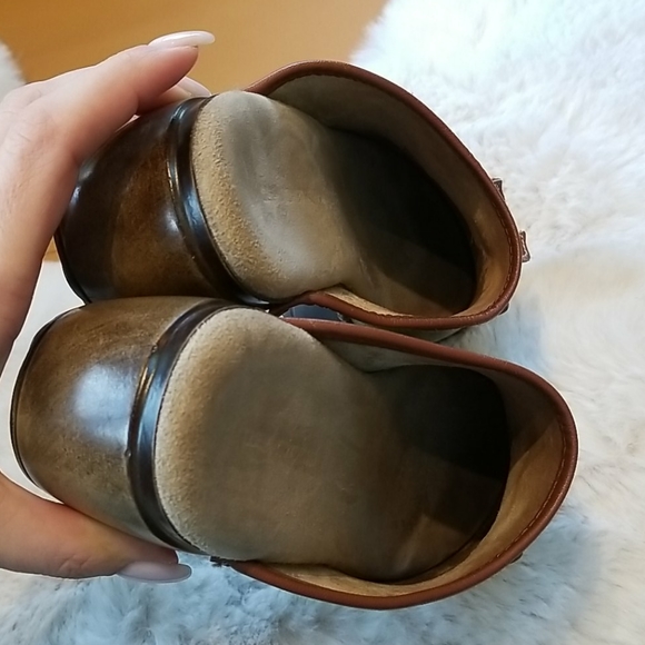 Clogs - Picture 5 of 15